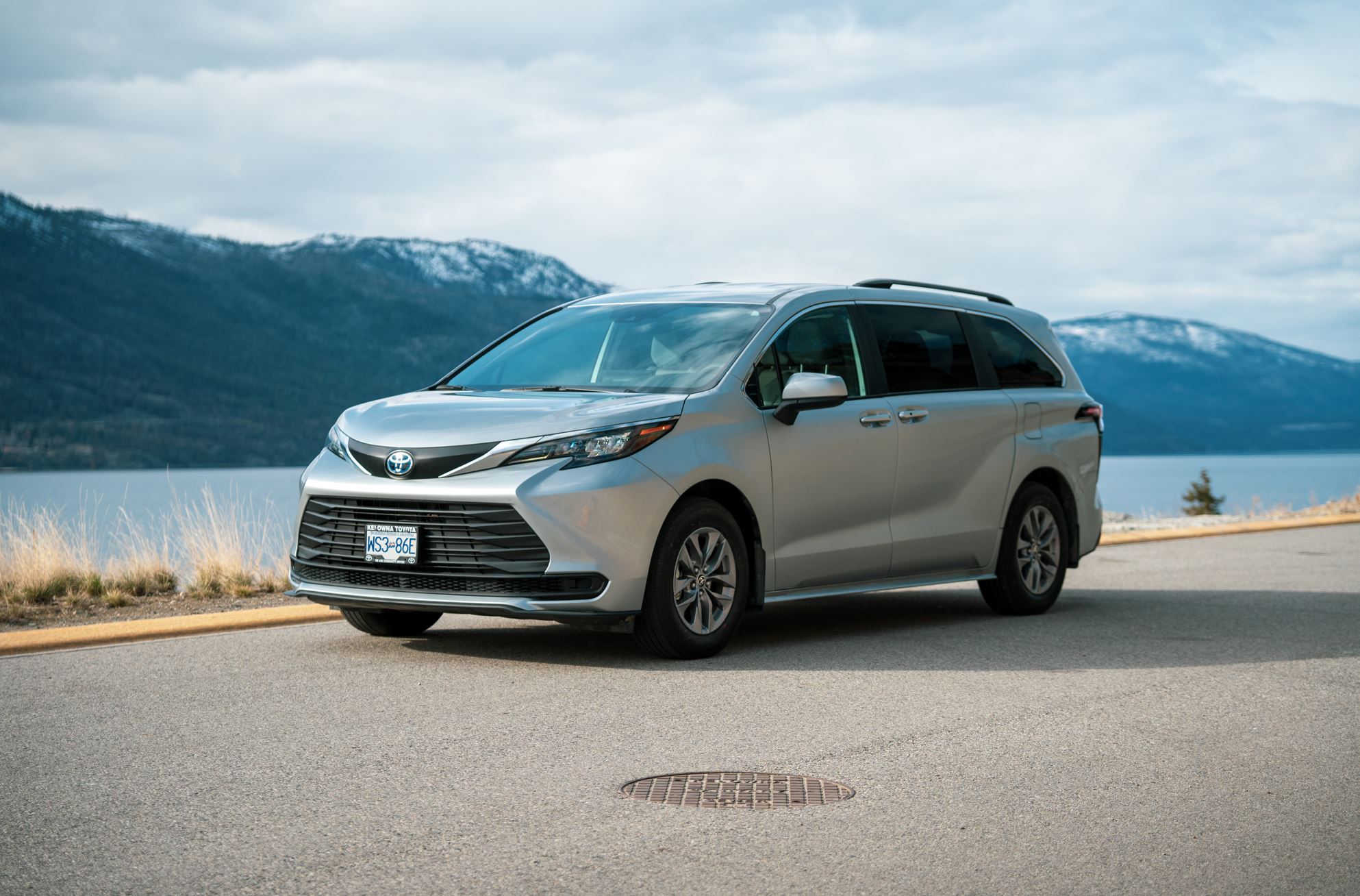 2025 Toyota Sienna Hybrid AWD